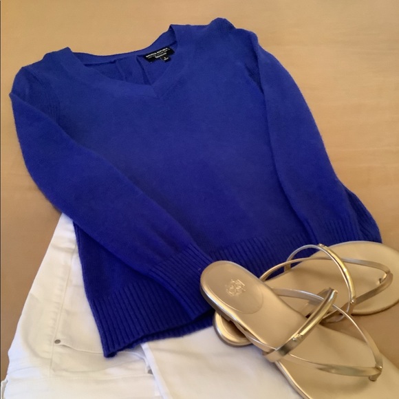 Banana Republic royal blue sweater - Picture 7 of 7